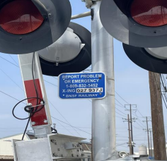 Rail crossing ENS Sign in Vernon.